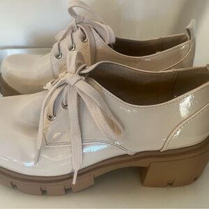 SODA - Women's Cream Lace-Up Shoes